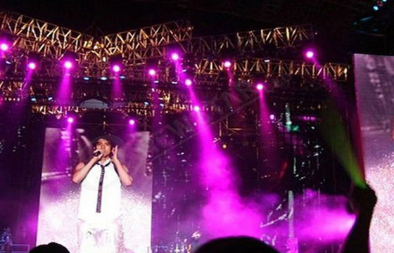 High Resolution Stage Background P12 Indoor Led Mesh Display For Concert 1R1G1B