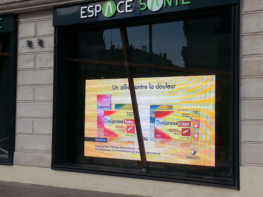 High Brightness P6 Indoor Shopping Window Layar LED Penuh Warna Disesuaikan
